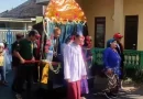 Dusun Randupitu RW 03 Menggelar Jalan Santai Hias dengan Nuansa Teaterikal Pernikahan yang Memukau