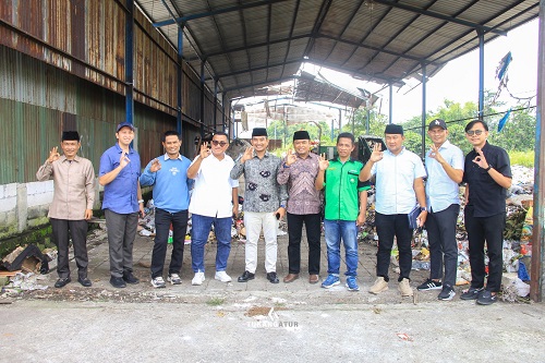 DPRD dan DLH Kabupaten Sampang Lakukan Studi Banding Pengolahan Sampah ke Desa Randupitu DPRD dan DLH Kabupaten Sampang Lakukan Studi Banding Pengolahan Sampah ke Desa Randupitu